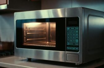 What Is a Commercial Microwave